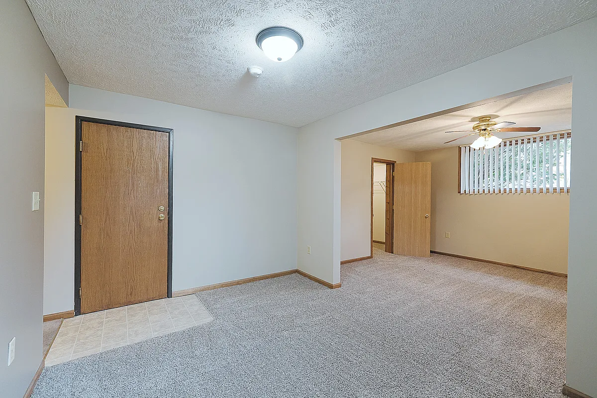 Building Photo - 1141 S 10th St #5