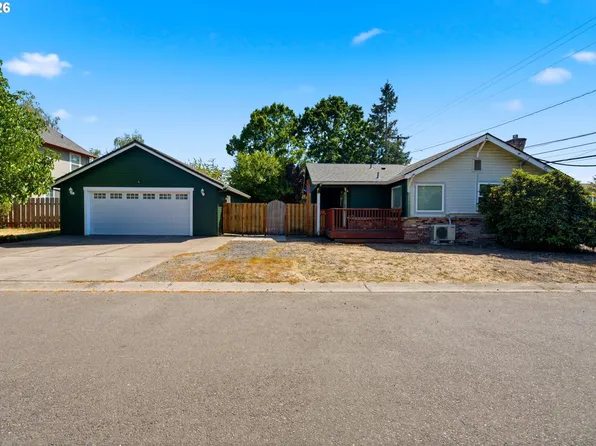 732 N College St, Newberg, OR 97132