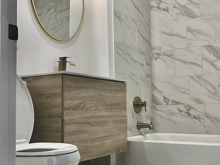Central Bathroom