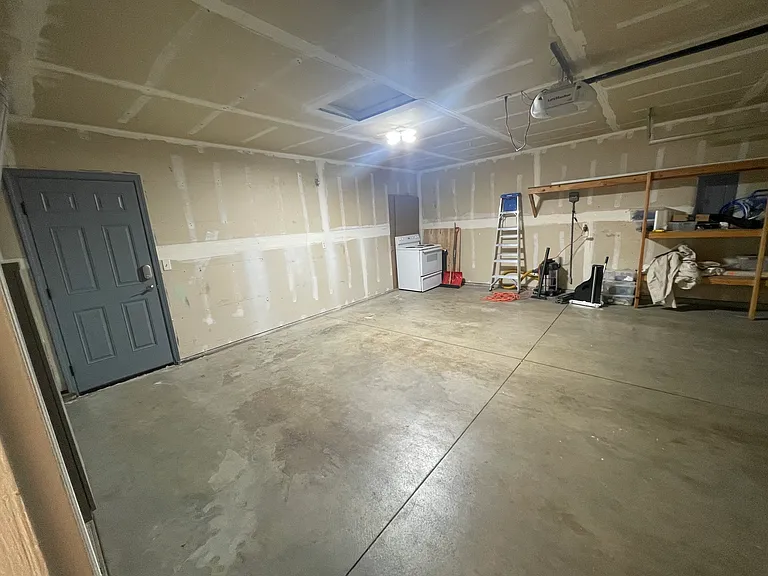3144 S Virginia Ave — Photo 24