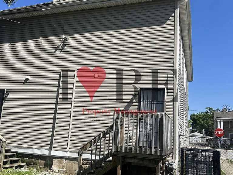 1283 W Broad St — Photo 3