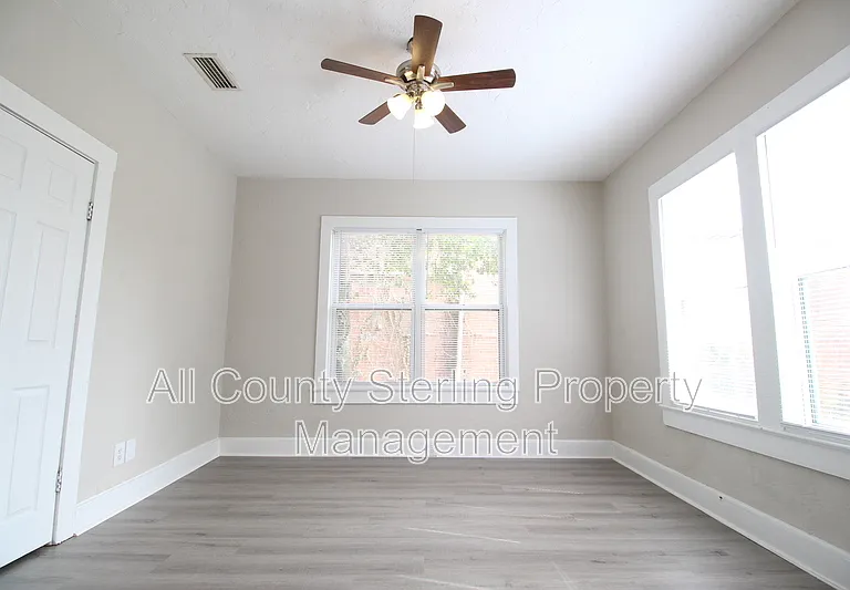 702 NW 2nd Ave — Photo 41