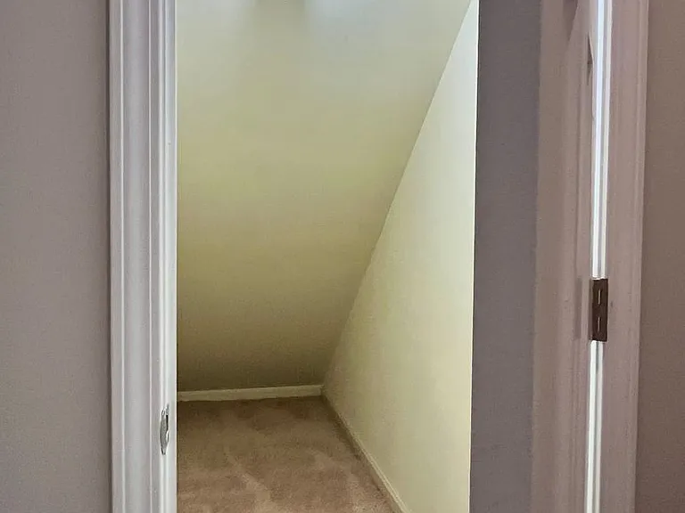 9408 Tillman Ct — Photo 17