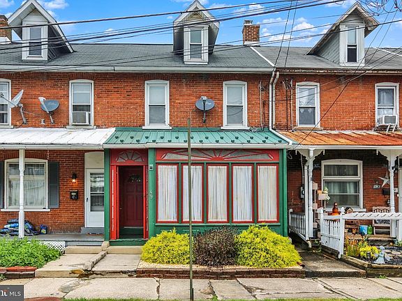 3rd image of 49 E Washington St