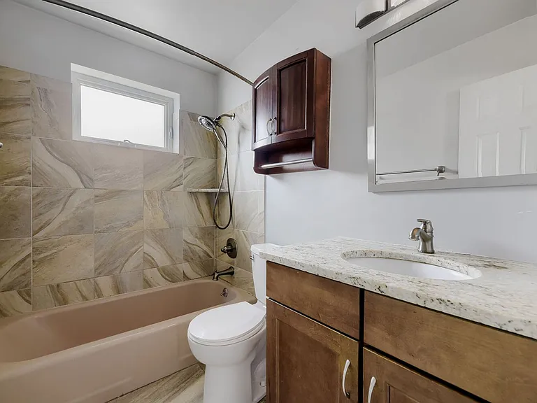 221 S Holly St — Photo 9