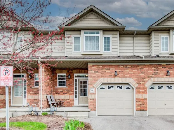 330 Dearborn Blvd #7, Waterloo, ON N2J 4Y9