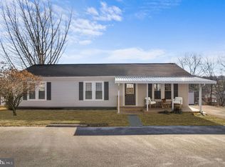 807 Holly Dr, Green Lane, PA