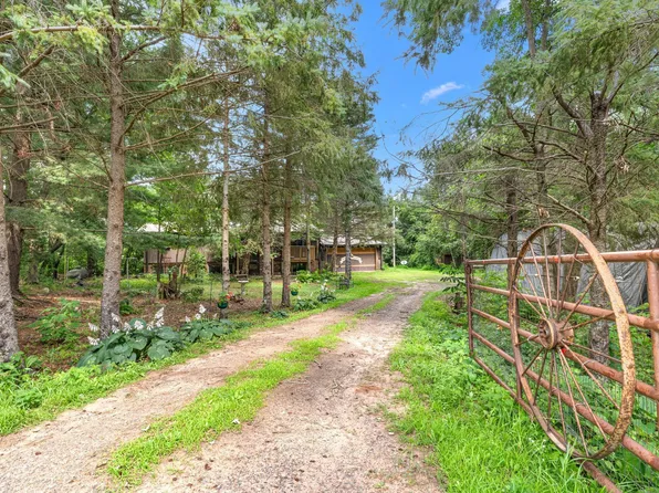 9533 285th Ave NE, North Branch, MN 55056