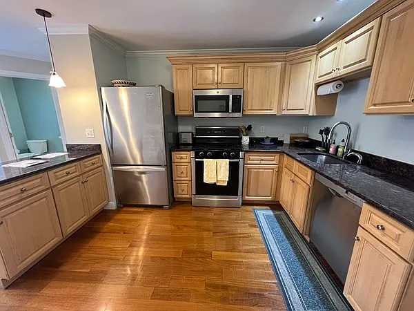 241 Prospect St #3 — Photo 2