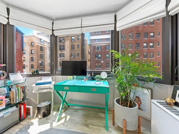 137 East 36th Street image 8 of 17