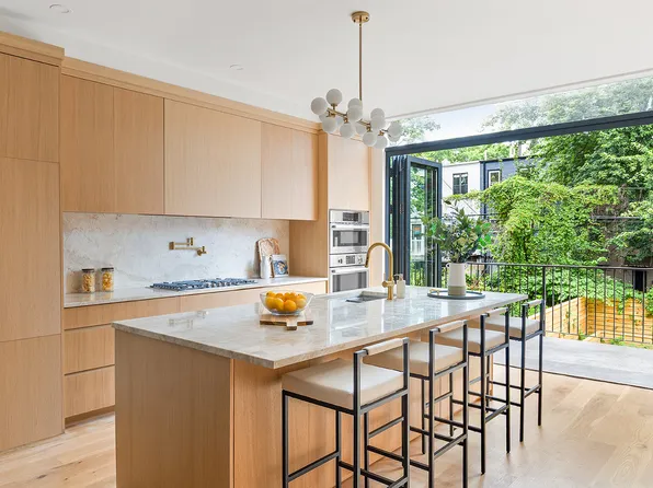 118 Schaefer Street image 1 of 15