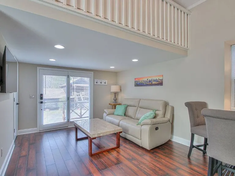 6018 Benders Ferry Rd #A — Photo 2