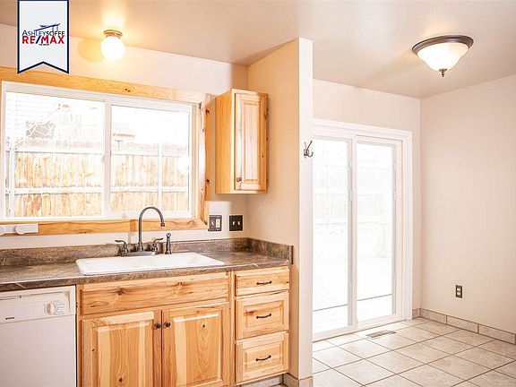 5th image of 2401 Lennox Ave