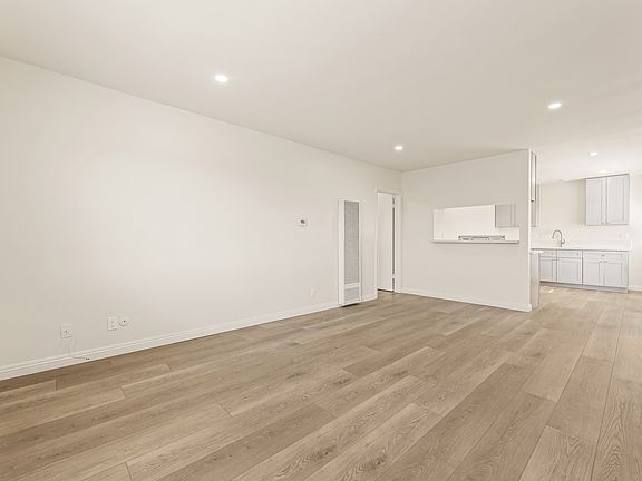 3rd image of 6130 Mesa Ave APT 7