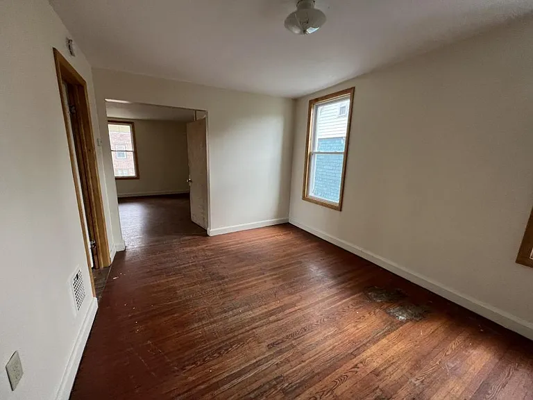 1441 Francis St — Photo 9