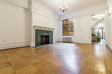 Rented by Dixon Advisory USA Inc.