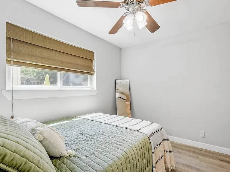 1111 W 10th St #106 — Photo 14