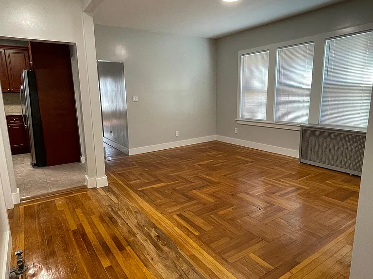4248 Bronxwood Ave — Photo 11