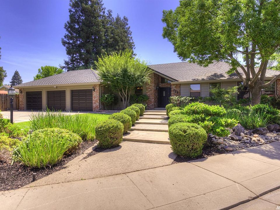 1st image of 704 Cottonwood Ct
