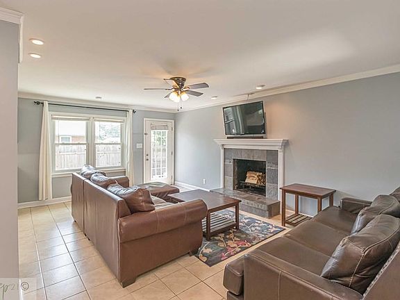 5th image of 204 S Harding Dr