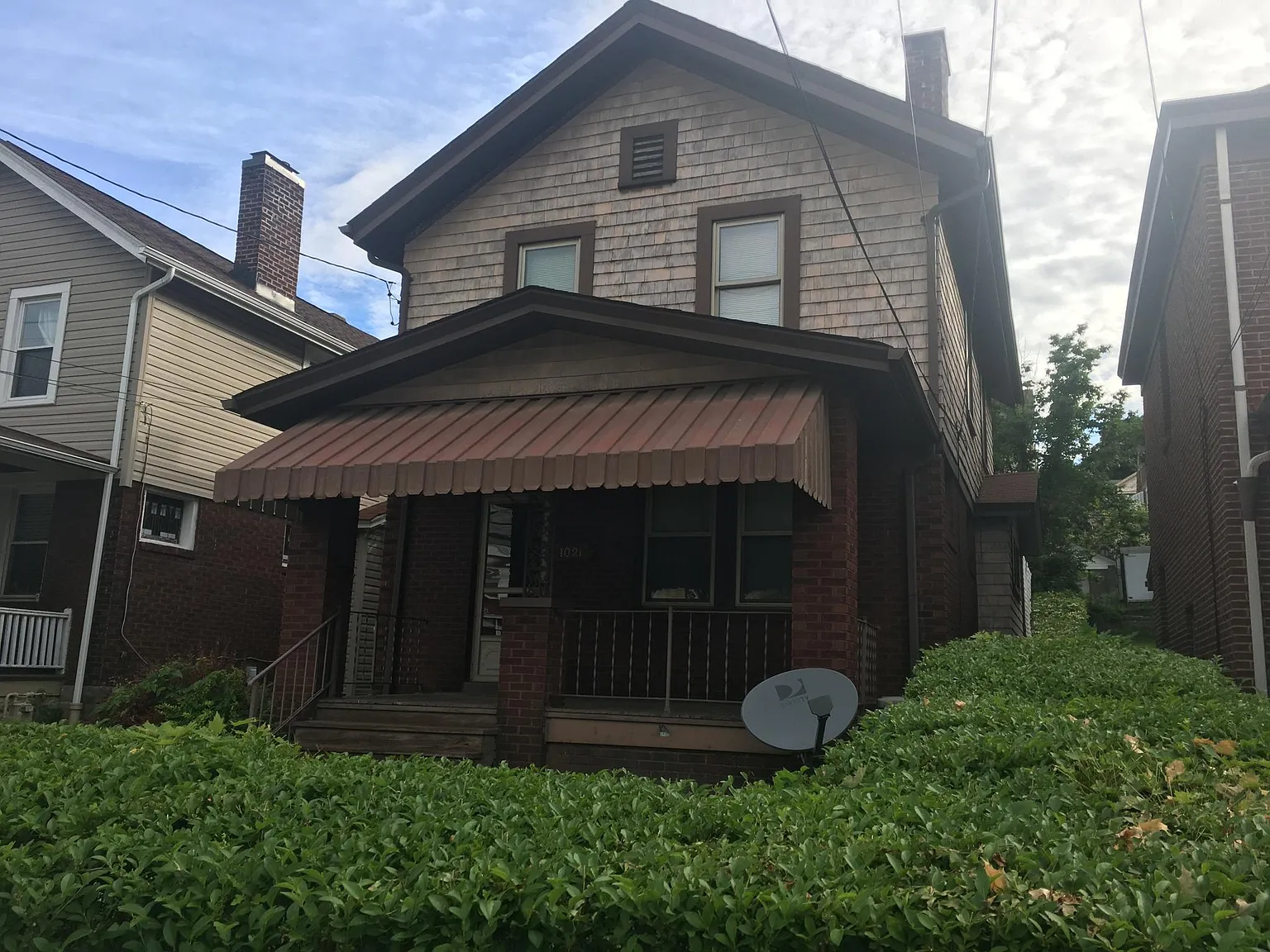 1021 Woodbourne Ave photo 1