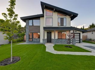 1624 Warren Gdns, Victoria, BC