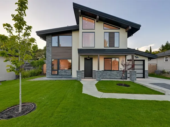 1624 Warren Gdns, Victoria, BC V8S 1T1