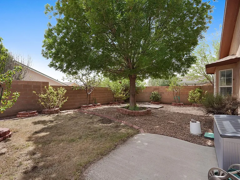 8620 Casa Verde Ave NW — Photo 32