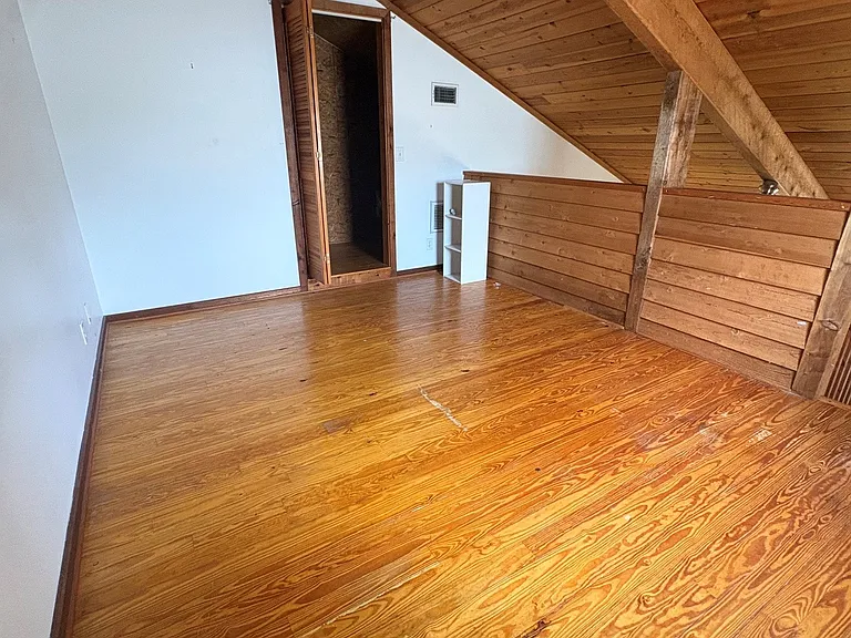 122 Beach Ave — Photo 10