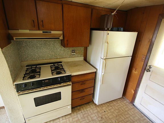 3rd image of 10904 Cora Dr