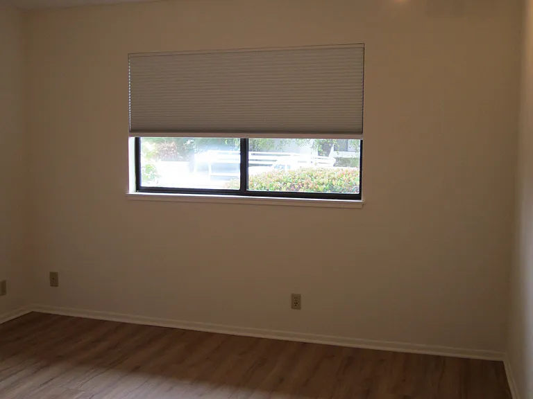 3725 Lincolnwood Dr — Photo 24