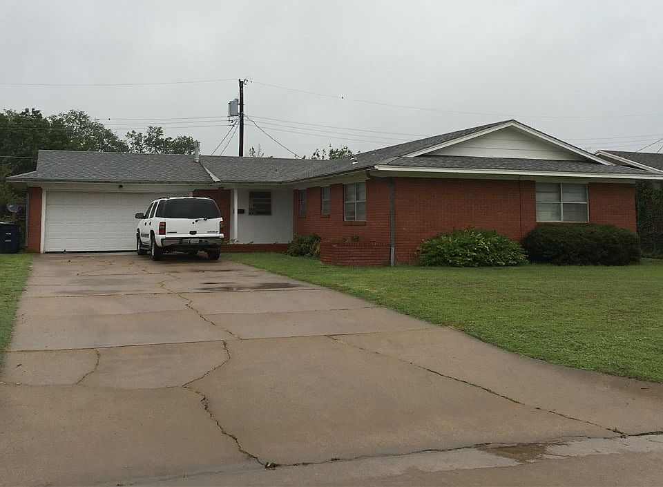 1st image of 107 S Adolpha Cir