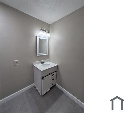 5th image of 6109 Lynnwood Ave