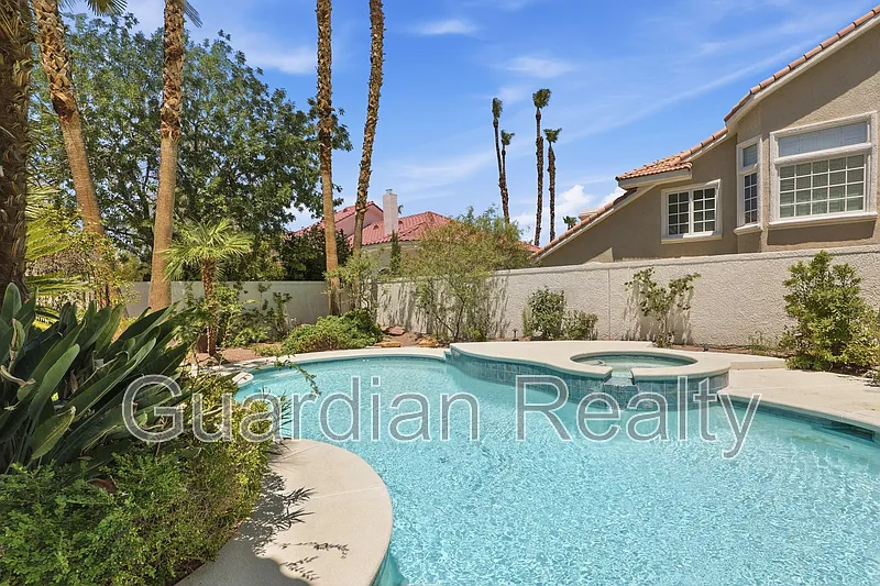 5 bed, 4.0 bath, 3775 sqft, $5,445 — Photo 3