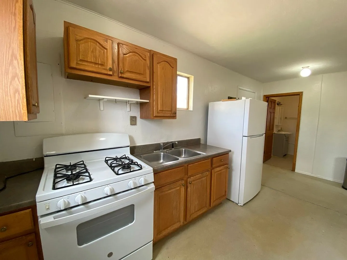 415 Victor Ave — Photo 4