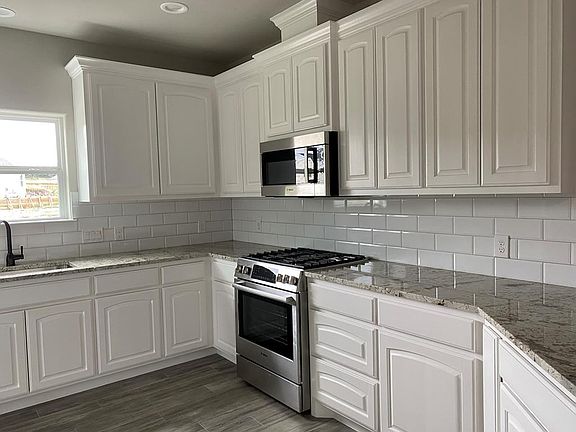 3rd image of 224 Dudley Way