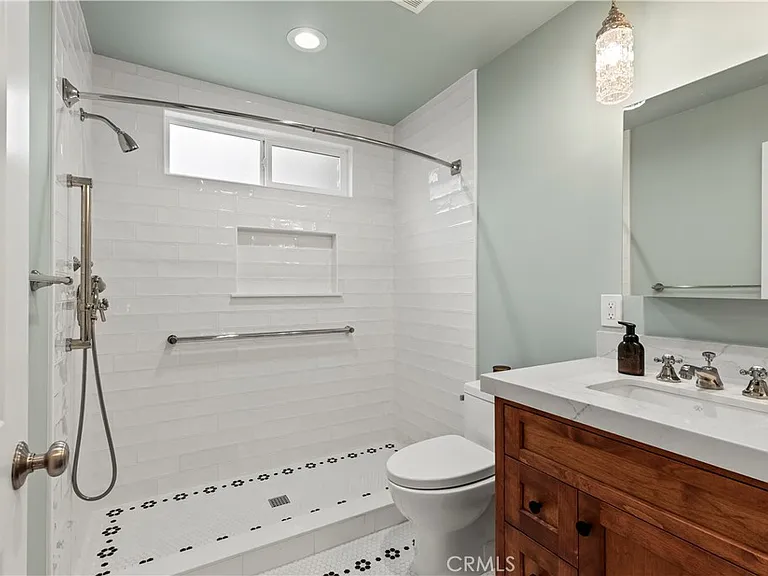 1096 Canyon View Dr — Photo 20