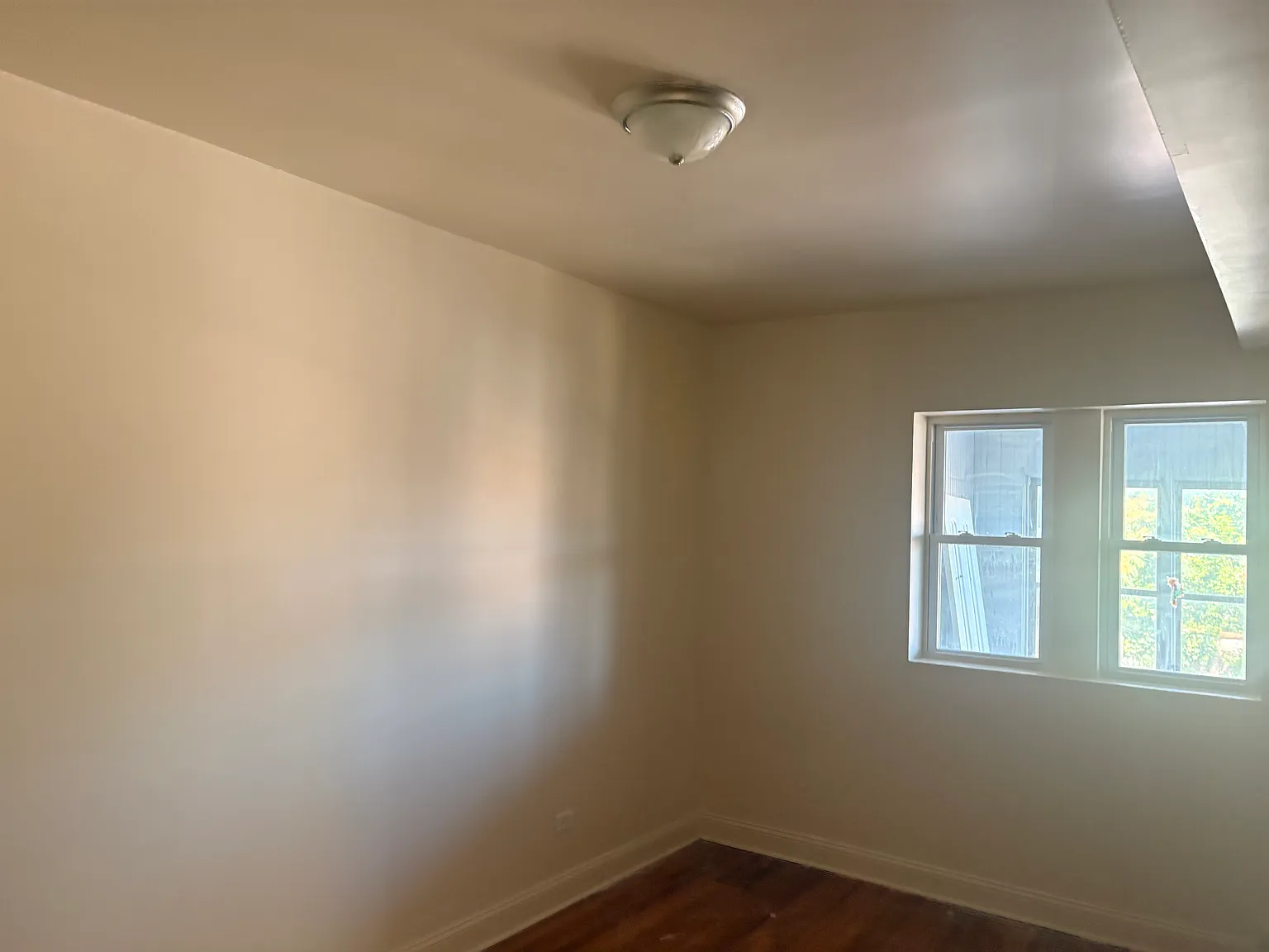 2 bed, 1200 sqft, $1,300 — Photo 2