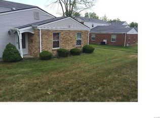 5523 Salem Bend Dr, Dayton, OH 45426
