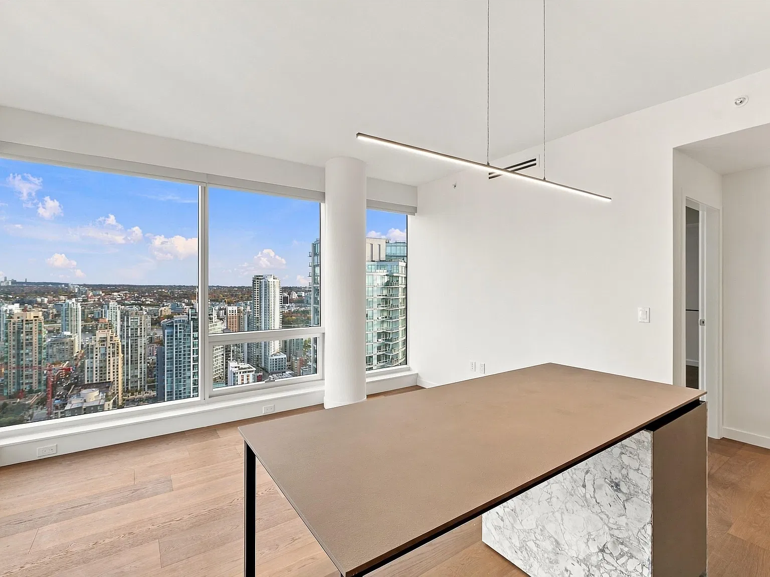 2 bed, 741 sqft, $4,600 — Photo 3