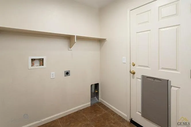 9400 Poseidon St — Photo 7