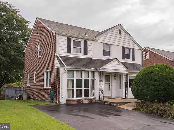 4th image of 1805 Hawthorne Ave