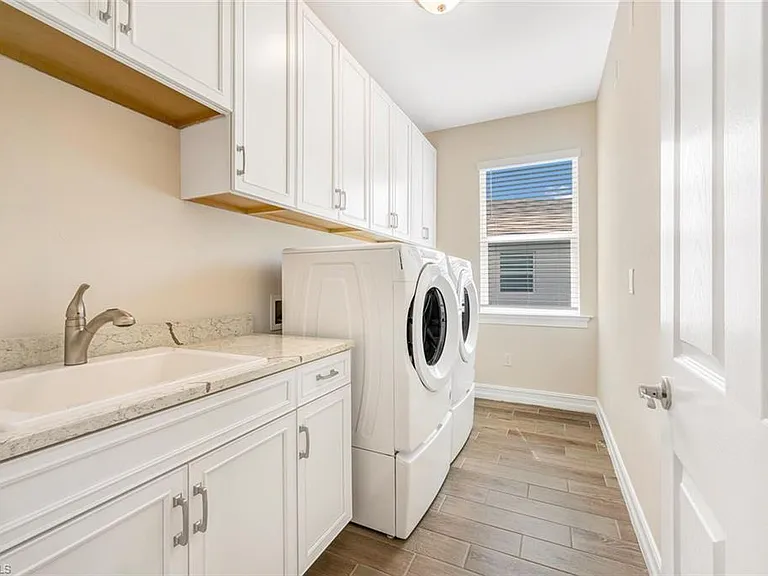 16808 Bay Island Ct — Photo 27