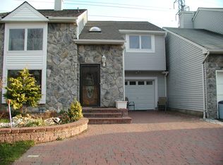 40 Jeffrey Cir, Dayton, NJ