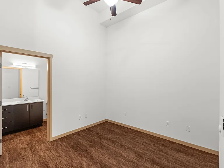 Bridgeview — Photo 14