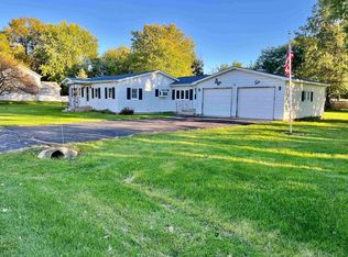 140 E Grove St, Capron, IL 61012