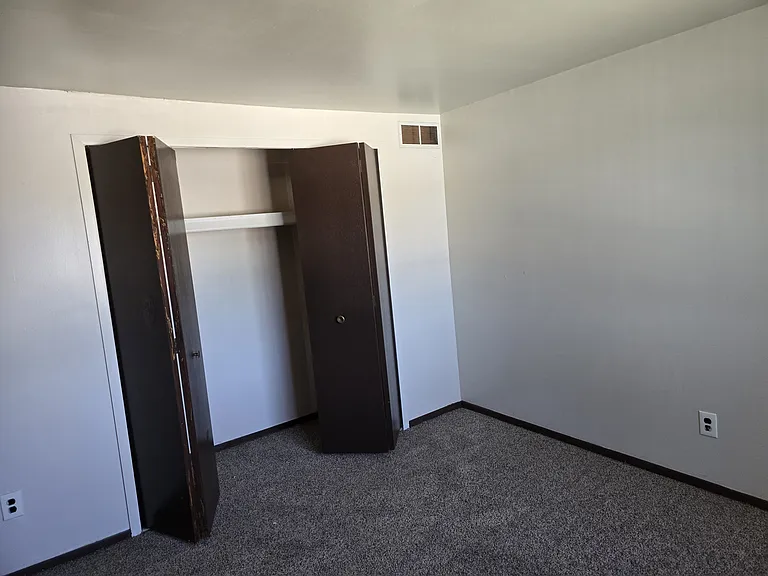 8643 Hickory Dr — Photo 9