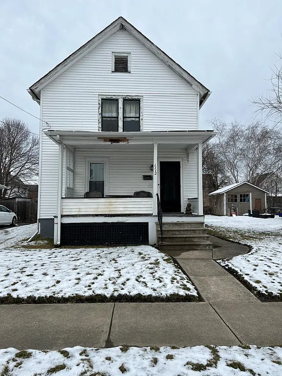 1112 N Main St photo 1