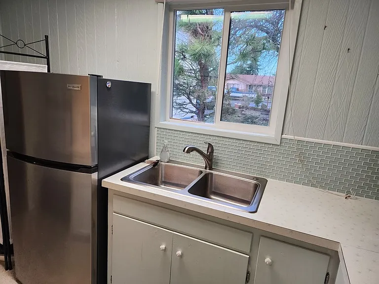 500 S 3rd Pl — Photo 3