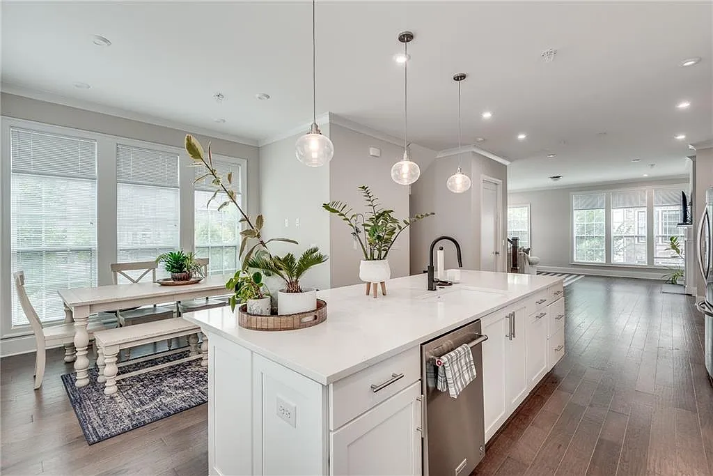 4 bed, 4.5 bath, 3137 sqft, $5,700 — Photo 4